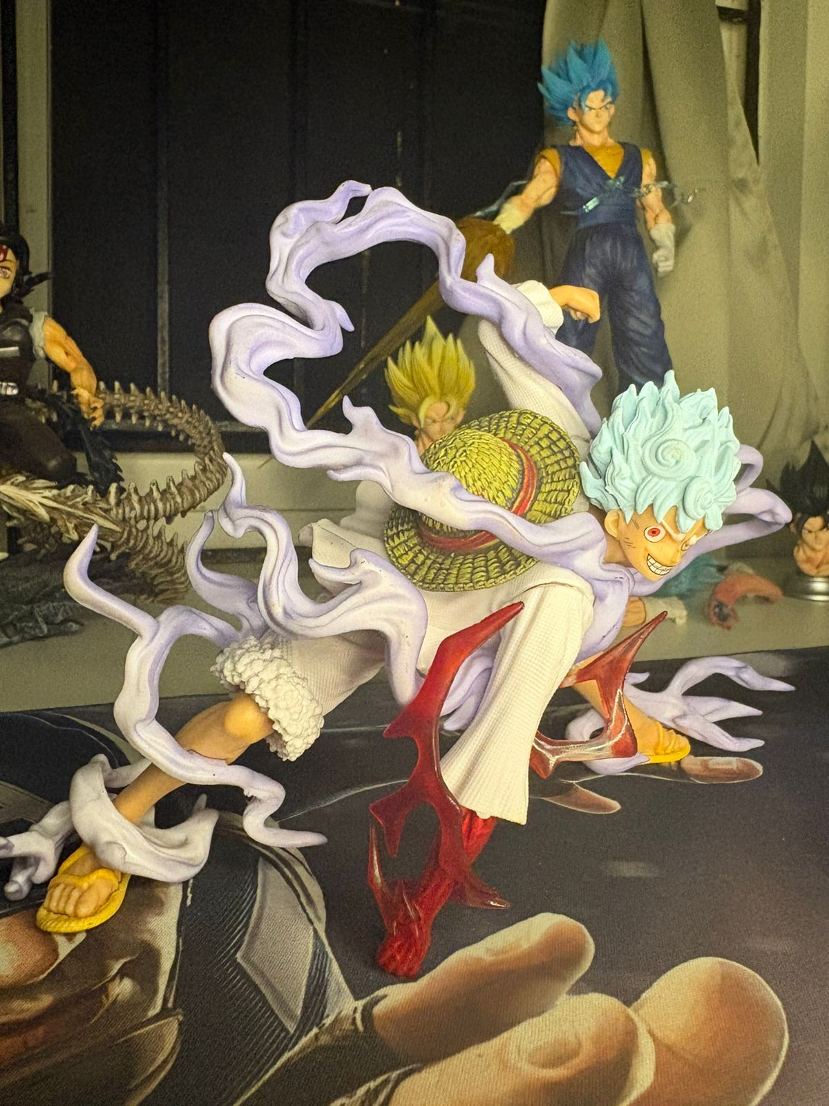 LUFFY ACTION POSE
