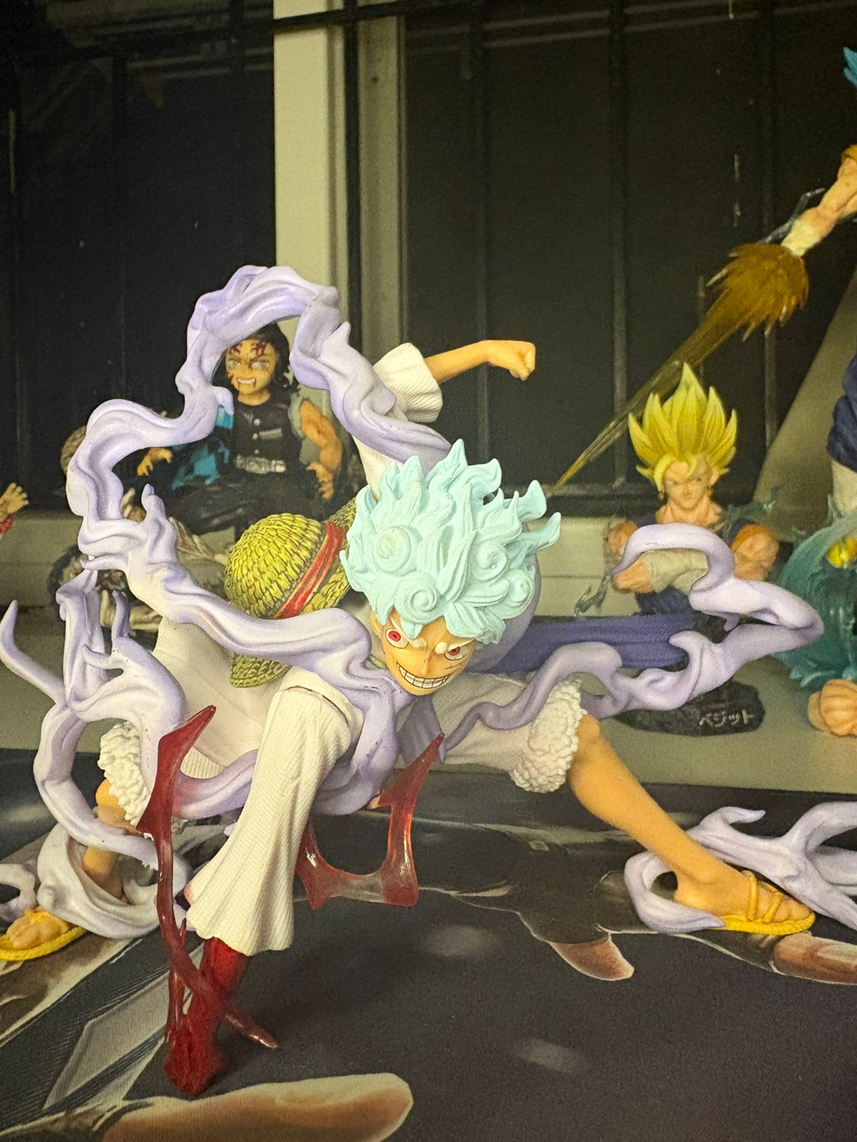LUFFY ACTION POSE - Image 2
